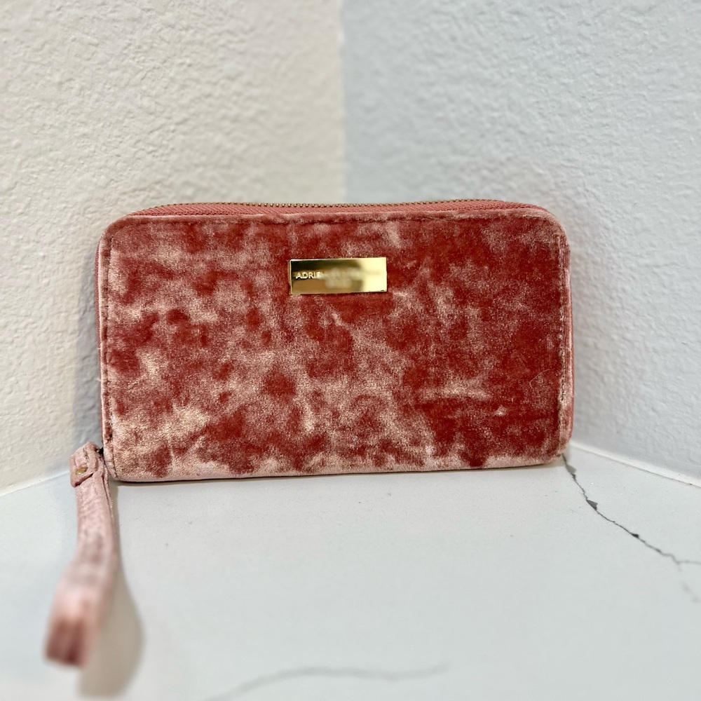 Adrienne Vittadini Pink Velvet Zip Wristlet Wallet – Excellent